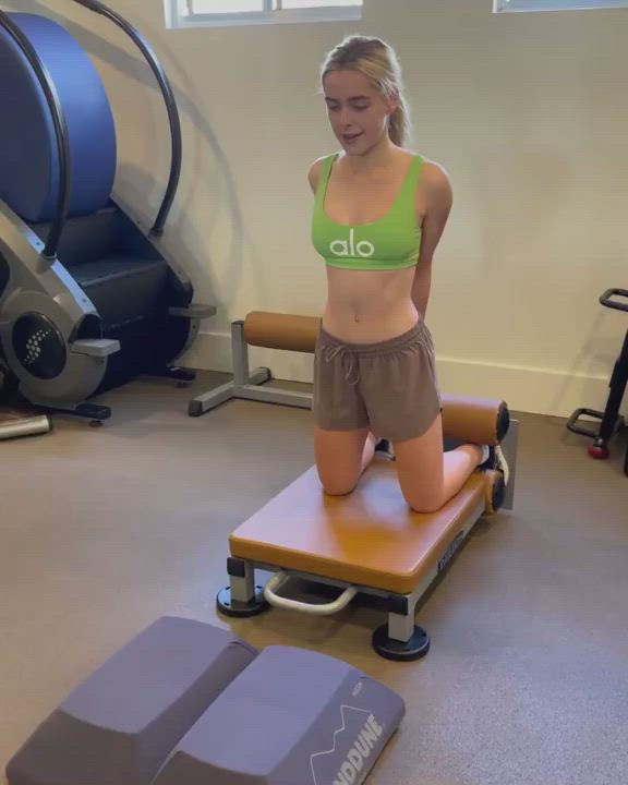 Kiernan Shipka Natural Tits Workout clip