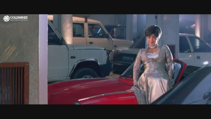 Twinkle Khanna super sexy in Baadshah 1999