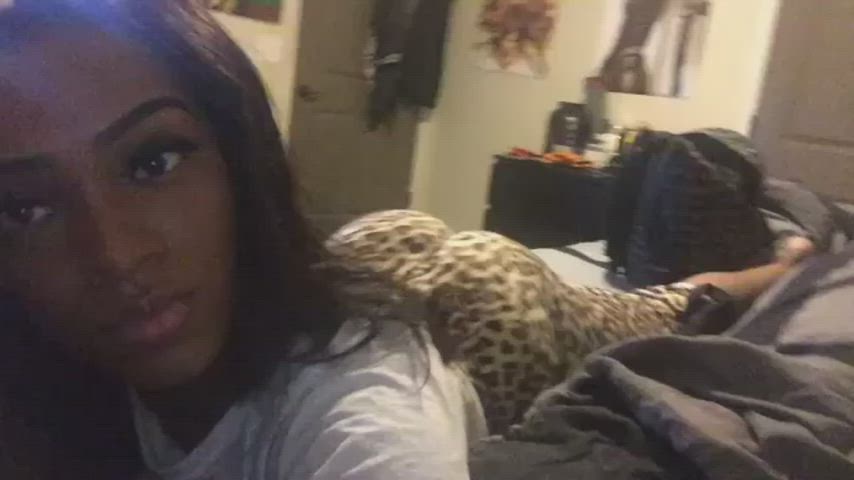 ebony twerking yoga pants clip