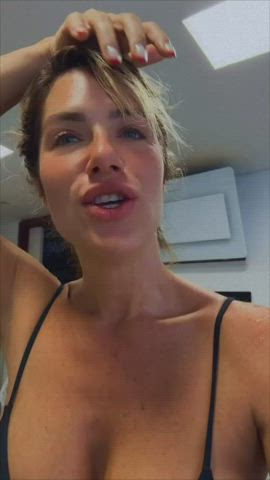 big tits bikini blonde brazilian celebrity cleavage milf clip