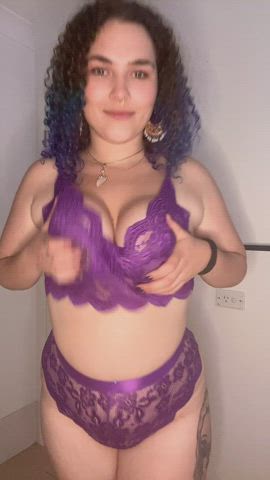 boobs bouncing tits curly hair curvy goth teasing tits titty drop titty-drop clip