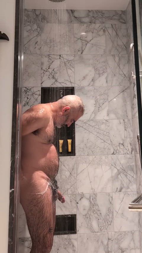 amateur bear big dick daddy hairy hairy armpits hairy chest hairy cock shower cock-and-face