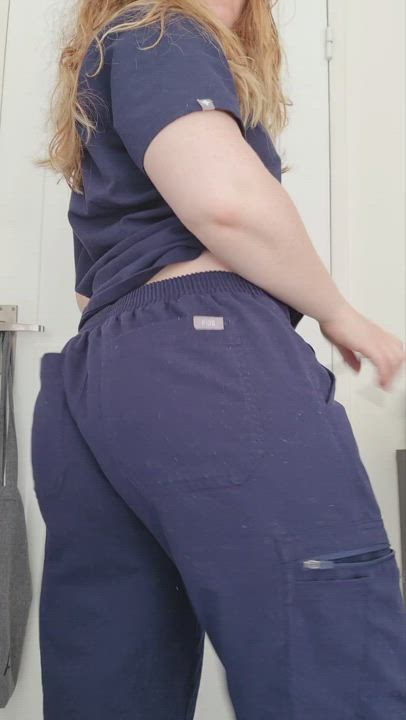 Do you think my scrubs hide my ass well?