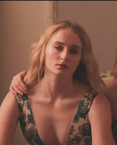 Sophie turner