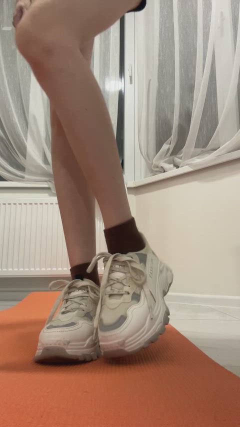 amateur gym onlyfans skinny slim socks sport teen amateur-girls feet legal-teens