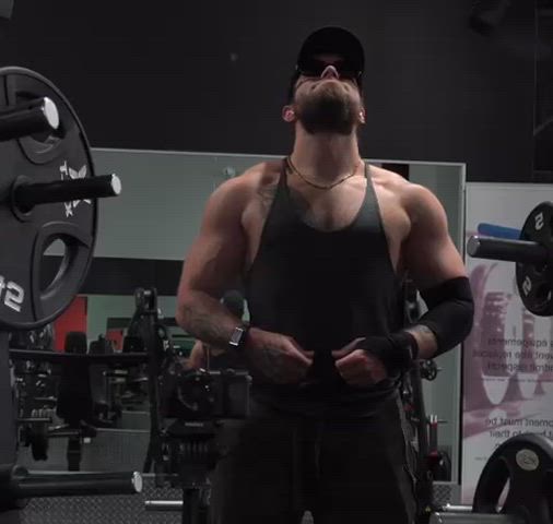 bodybuilder muscles natural clip