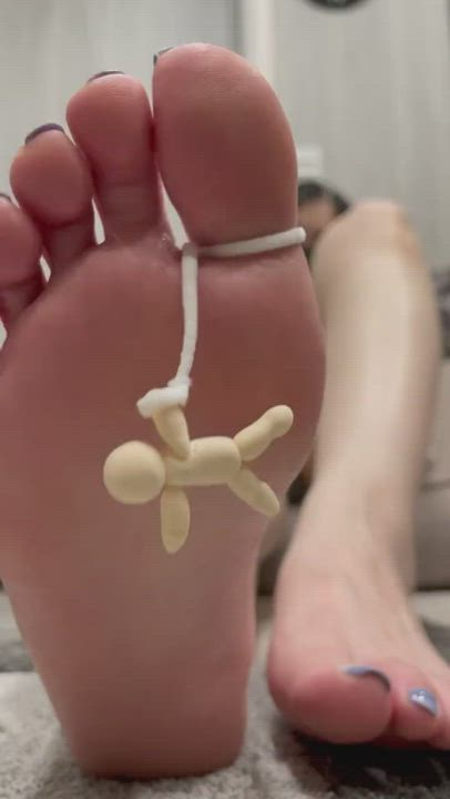 Asian Feet Foot Fetish Size Difference clip
