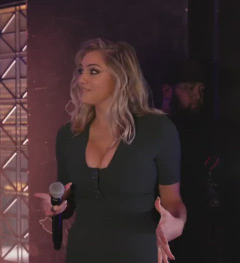 blonde cleavage kate upton clip