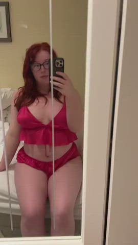 chubby curvy cute glasses natural tits pale redhead thick thighs clip