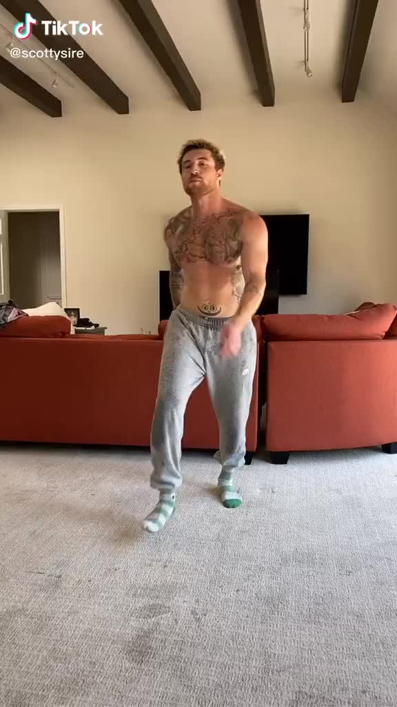 [New] r/TikTokHunks - hot guys on TikTok