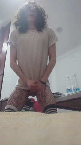 Just a femboy with a big dick cumming 🤭🍆💦