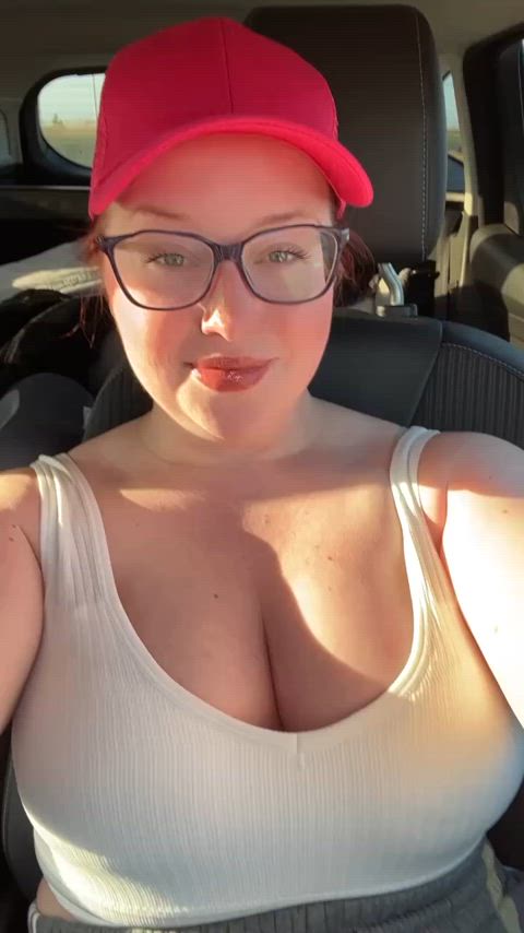 big tits british cleavage downblouse english glasses milf mom step-mom tits amateur-girls