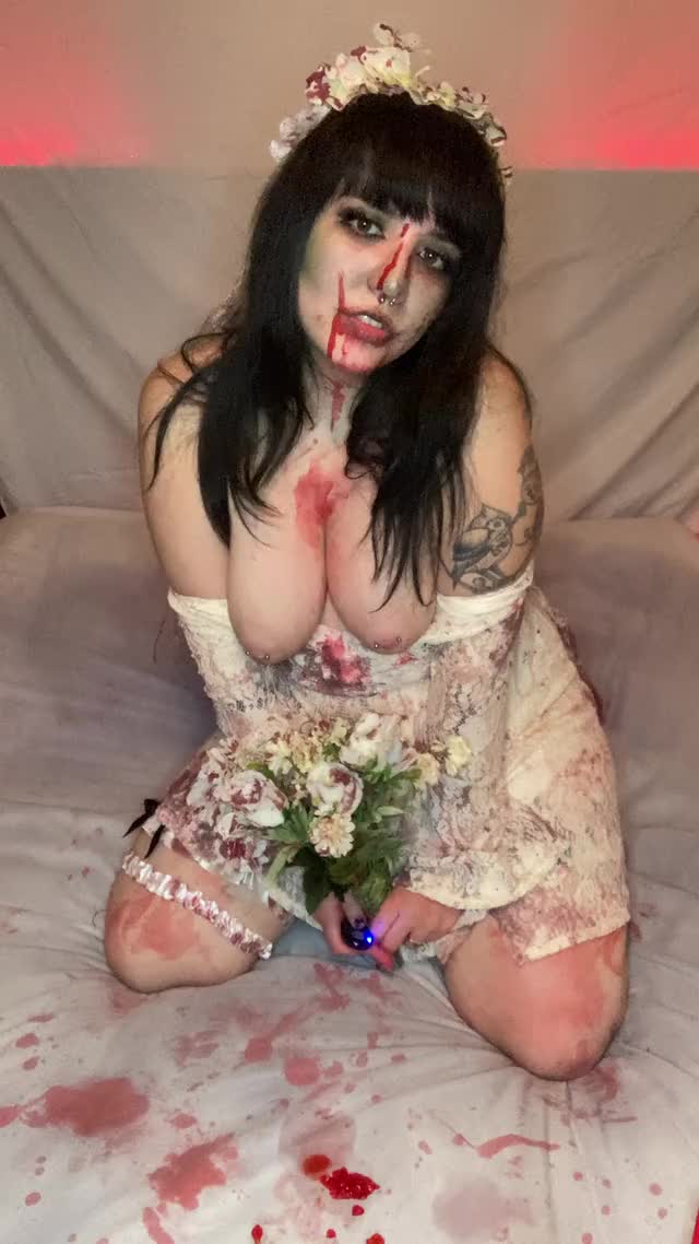 Would you marry a zombie girl like me? ❤️