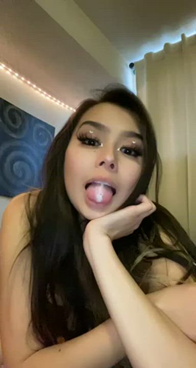 Ahegao Asian Vietnamese clip