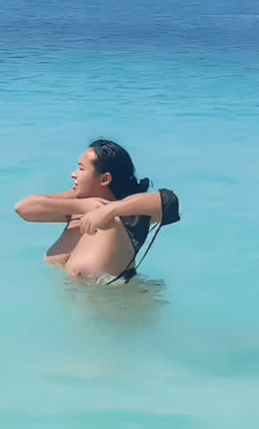 Beach Boobs Topless clip