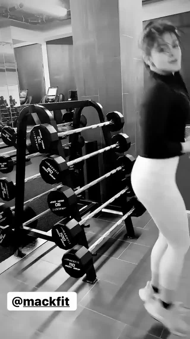 ariel-winter-hot-workout hd