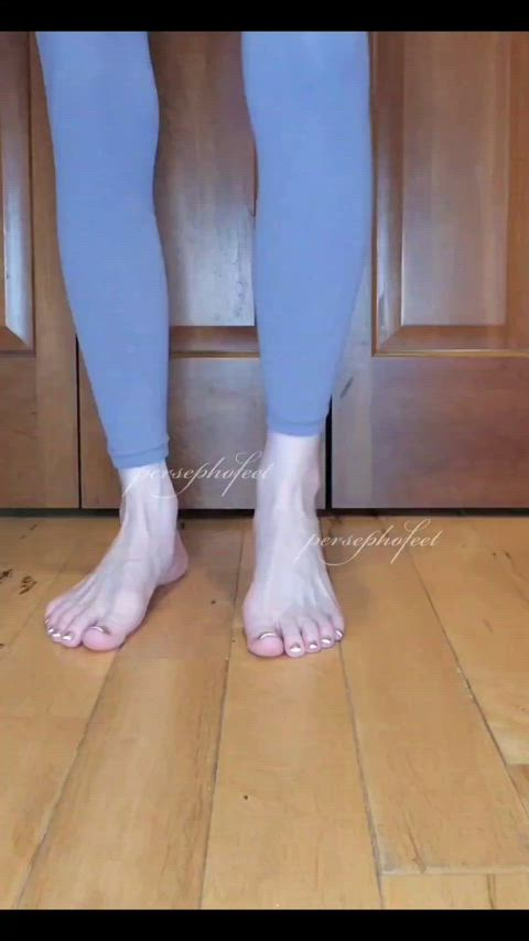 suck my sweaty toes after i get home from yoga? (oc)