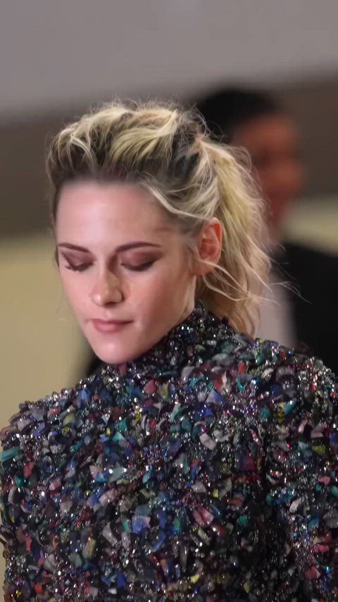 blonde celebrity kristen stewart clip