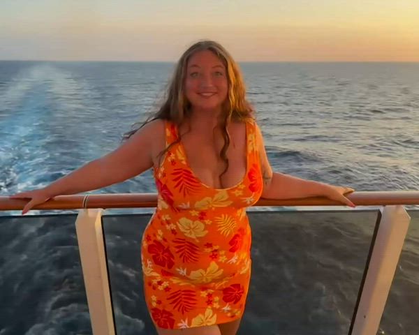 cruise curvy sfw tits clip