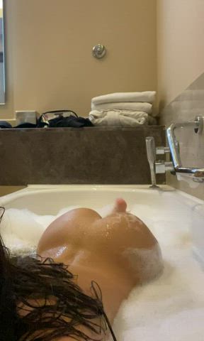 2000s porn arab ass bathtub bending over bubble butt naked onlyfans teasing clip
