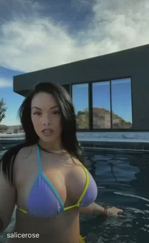 babe big tits busty huge tits latina thick tits clip