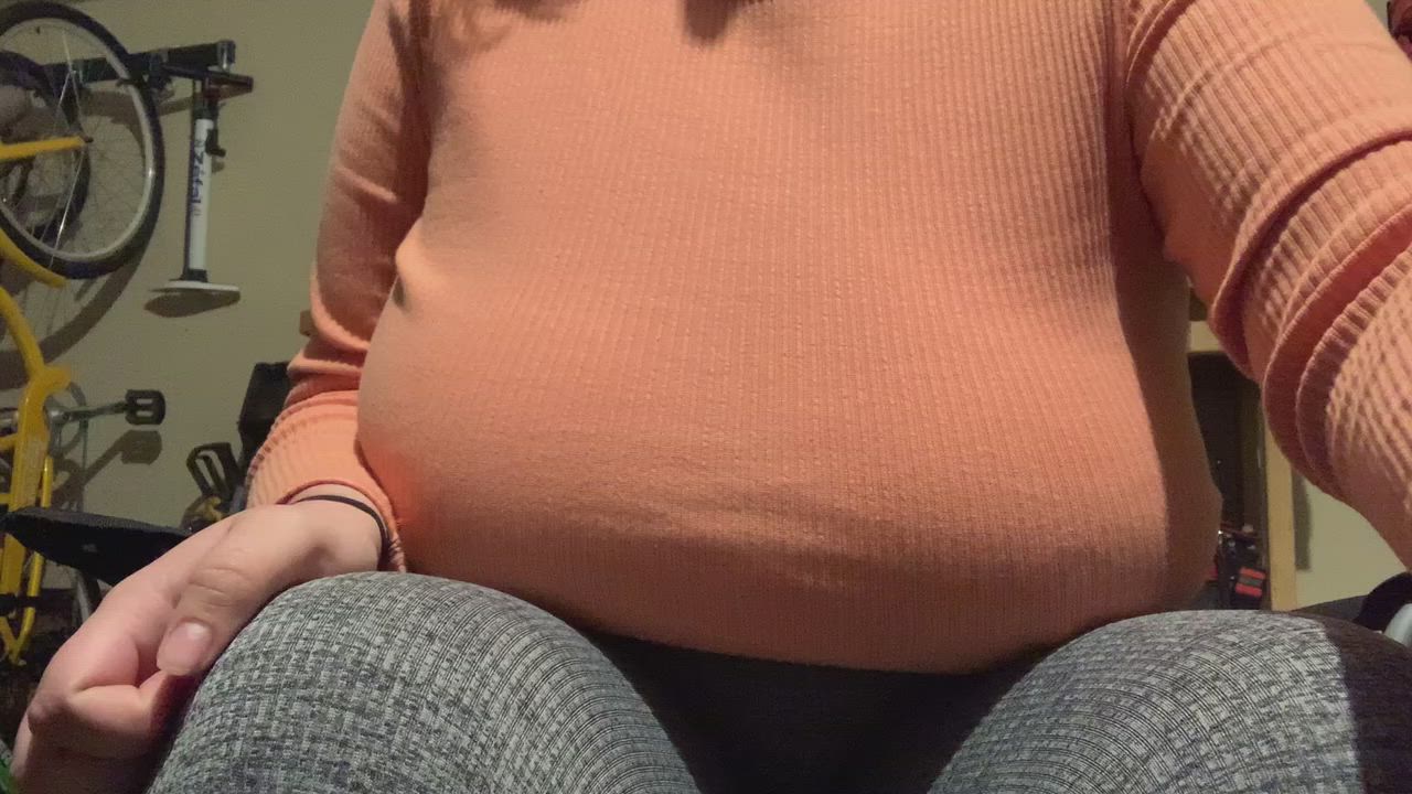 Second titty drop during my smoke sesh. Hope you enjoy big girls.
