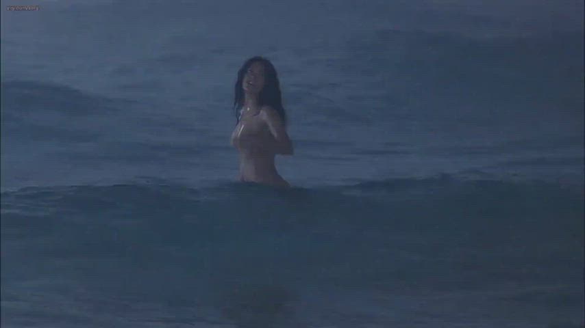 naked salma hayek wet clip