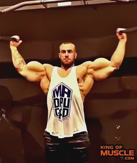 Super biceps