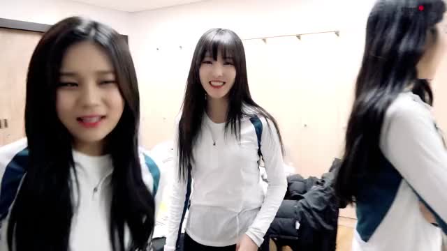 [Special Clips] 여자친구 GFRIEND - 2018 설 특집 아이돌 육상 대회 behind