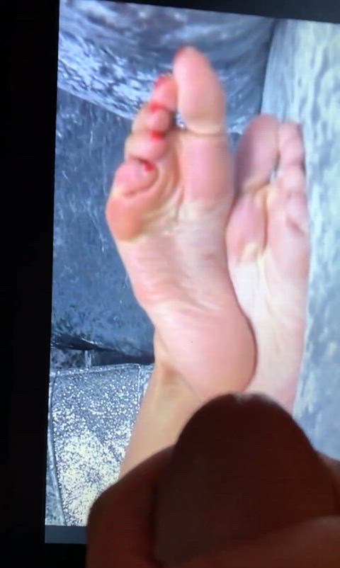 barefootmilf cum cum on feet cumshot feet foot fetish homemade jerk off masturbating