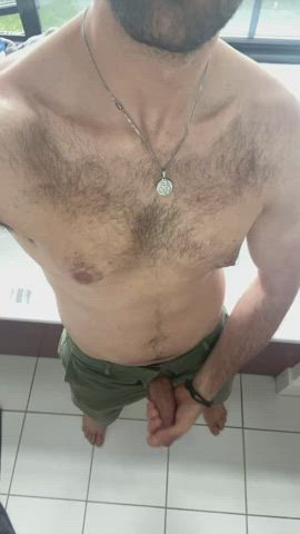 Just a quick jerkoff, who wants to see me cum