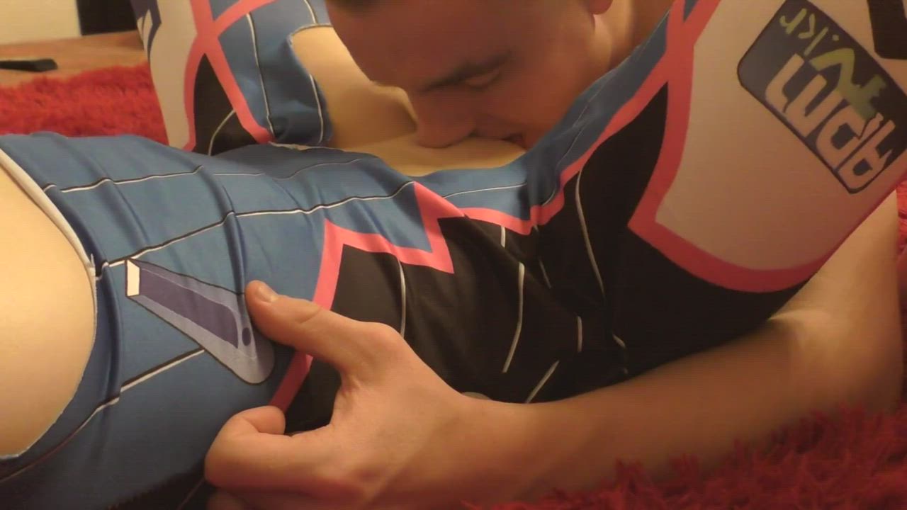 Cute D.va Cosplayer Getting Her Pussy Eaten