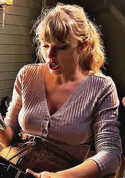 Taylor Swift, Busty