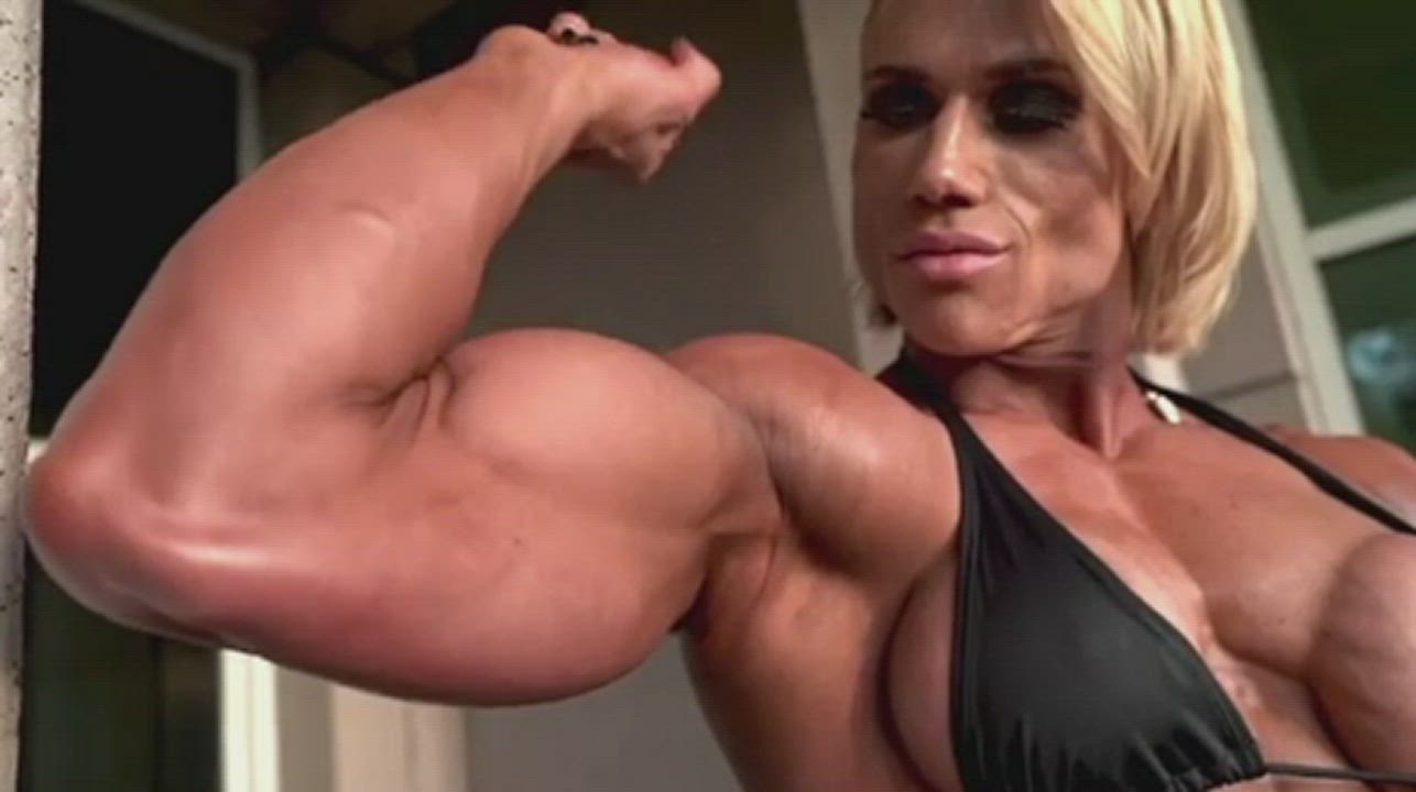 Bodybuilder Fake Boobs Muscular Girl clip