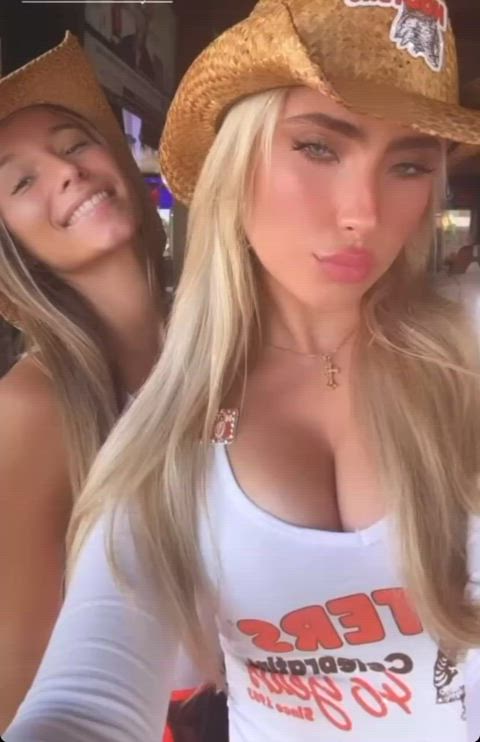 ally ryan booty cleavage friends hooters lips small tits clip