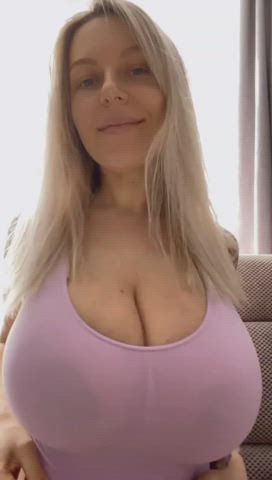 blonde boobs bouncing tits cute huge tits jiggling milf natural tits shaking clip