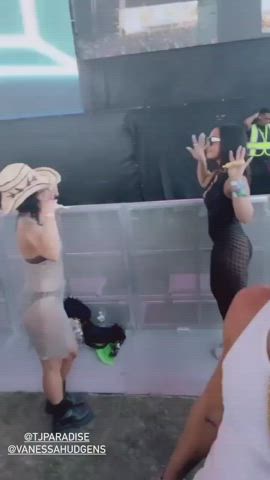 Ass Cleavage Vanessa Hudgens clip