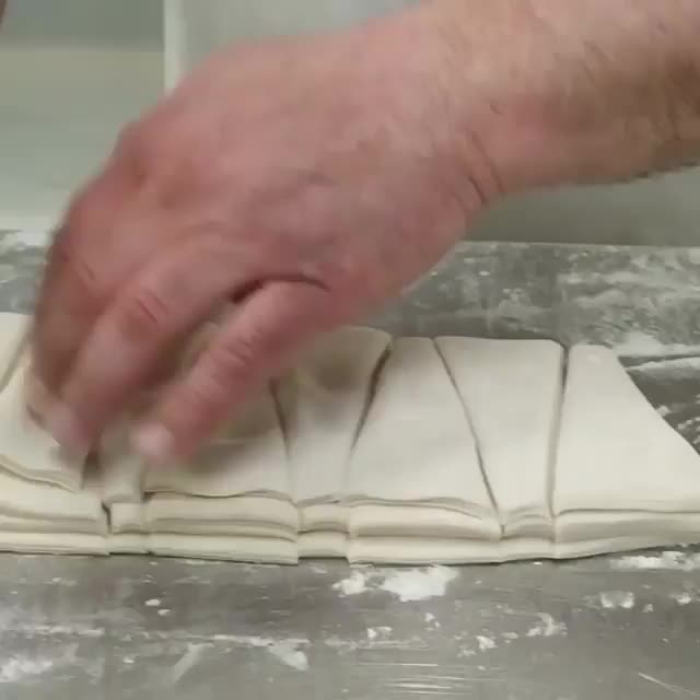 How to cut 500 croissants in under a minute