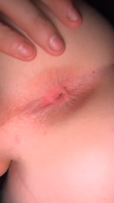 [20] winking my hole :3 