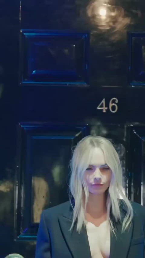 british cara delevingne celebrity cleavage clip