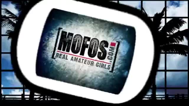 30 seconds - [PublicPickUps] Sloan Harper - Curvy Glasses Chick Outdoor Sex (20.11.2017)