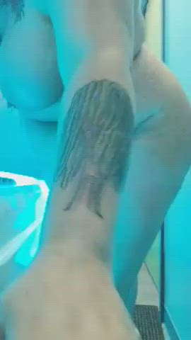 Tattooed mom of 3 BBW feeling slutty at the tanning bed
