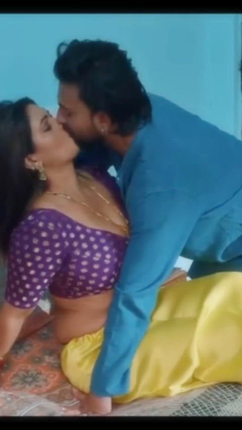 aunty bhabi desi french kissing hindi indian kiss kissing romance seducing clip