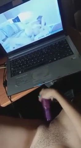 Evening dildoing and watching porn