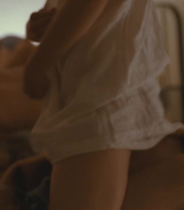 /r/celebrityplotarchive - Elizabeth Olsen in Martha Marcy May Marlene (2011) [Cropped]