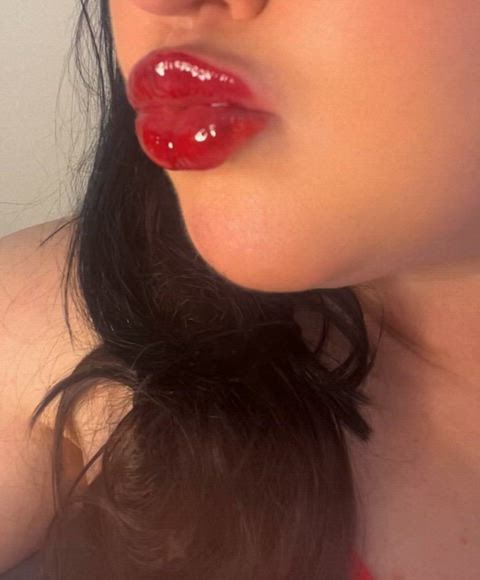 some sexy mouth movements with my cherry glazed lips ..watch me put it on live and