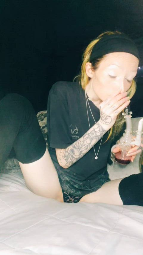 amateur clothed cute gabberina k panties petite smile smoking solo tattooed clip