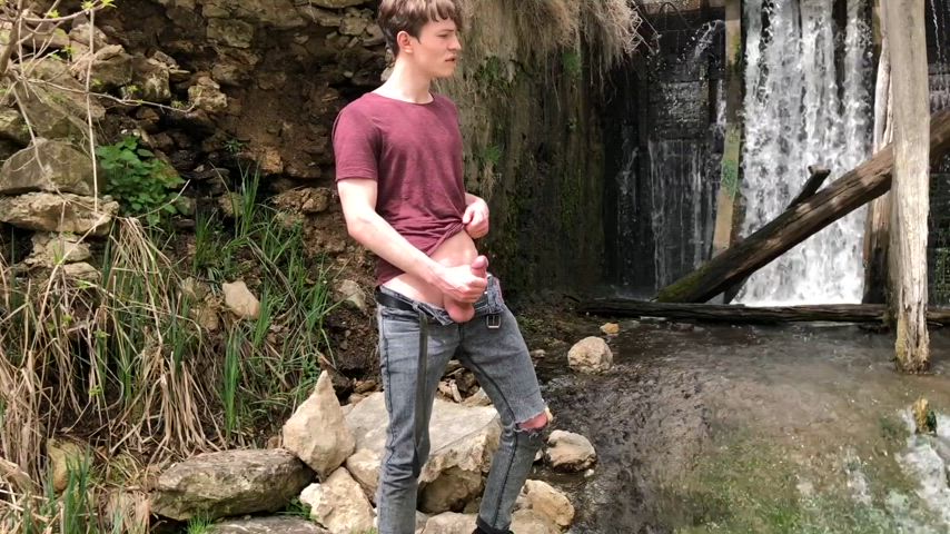 18 years old big dick cumshot handjob jock masturbating monster cock onlyfans teen