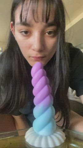 8.5in giant dildo, I cant fit it all