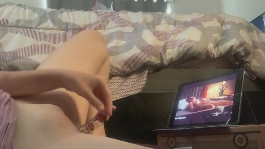 Watching female orgasms to orgasms